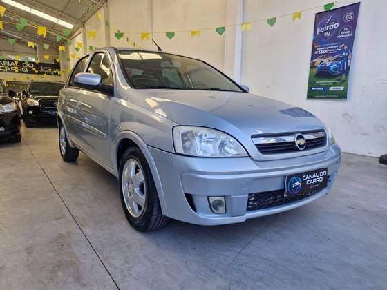 CHEVROLET CORSA 1.4 MPFI PREMIUM SEDAN 8V FLEX 4P MANUAL CHEVROLET CORSA 1.4 MPFI PREMIUM SEDAN 8V FLEX 4P MANUAL